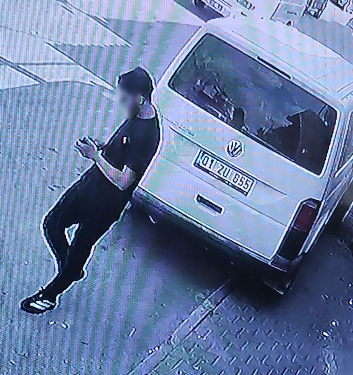 Adana’da saniyeler içinde telefon hırsızlığı