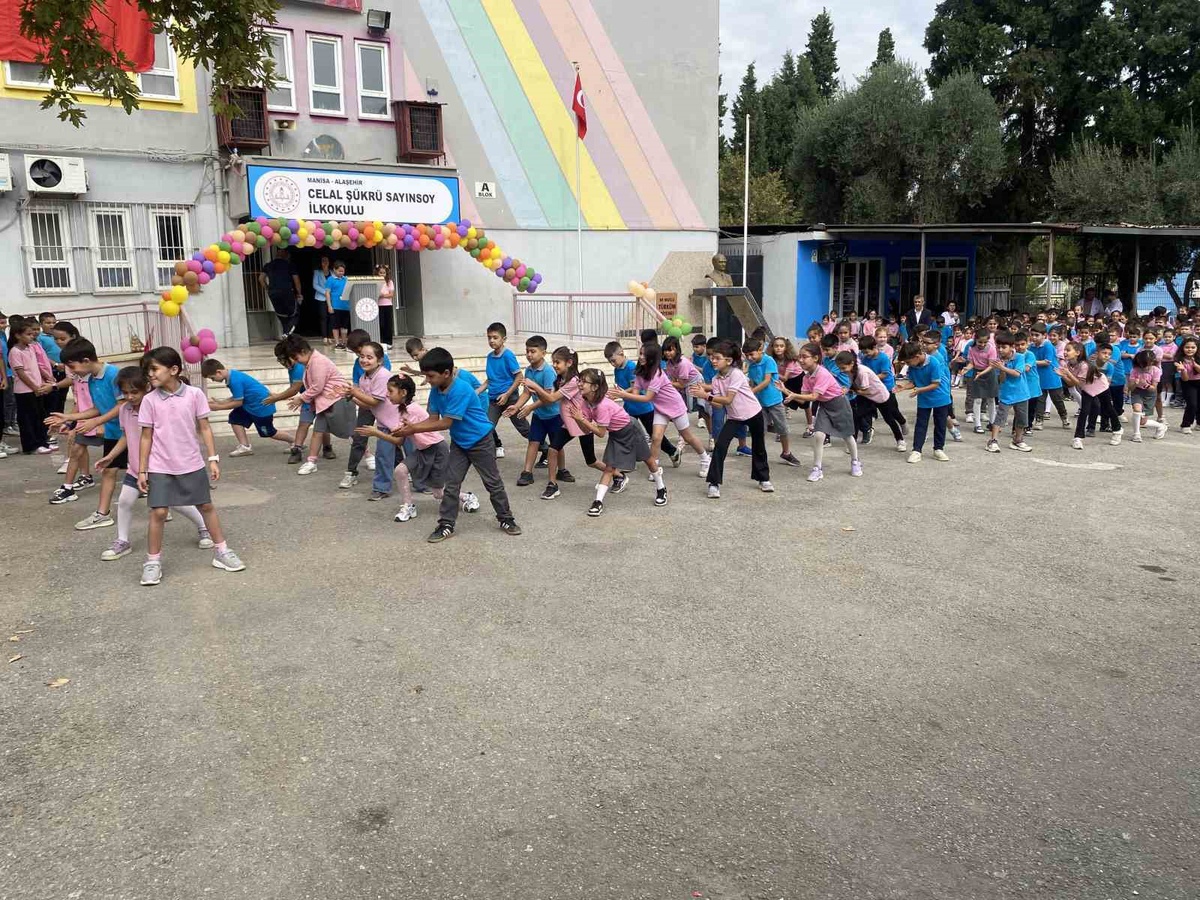Alaşehir’de İlköğretim Haftası kutlandı