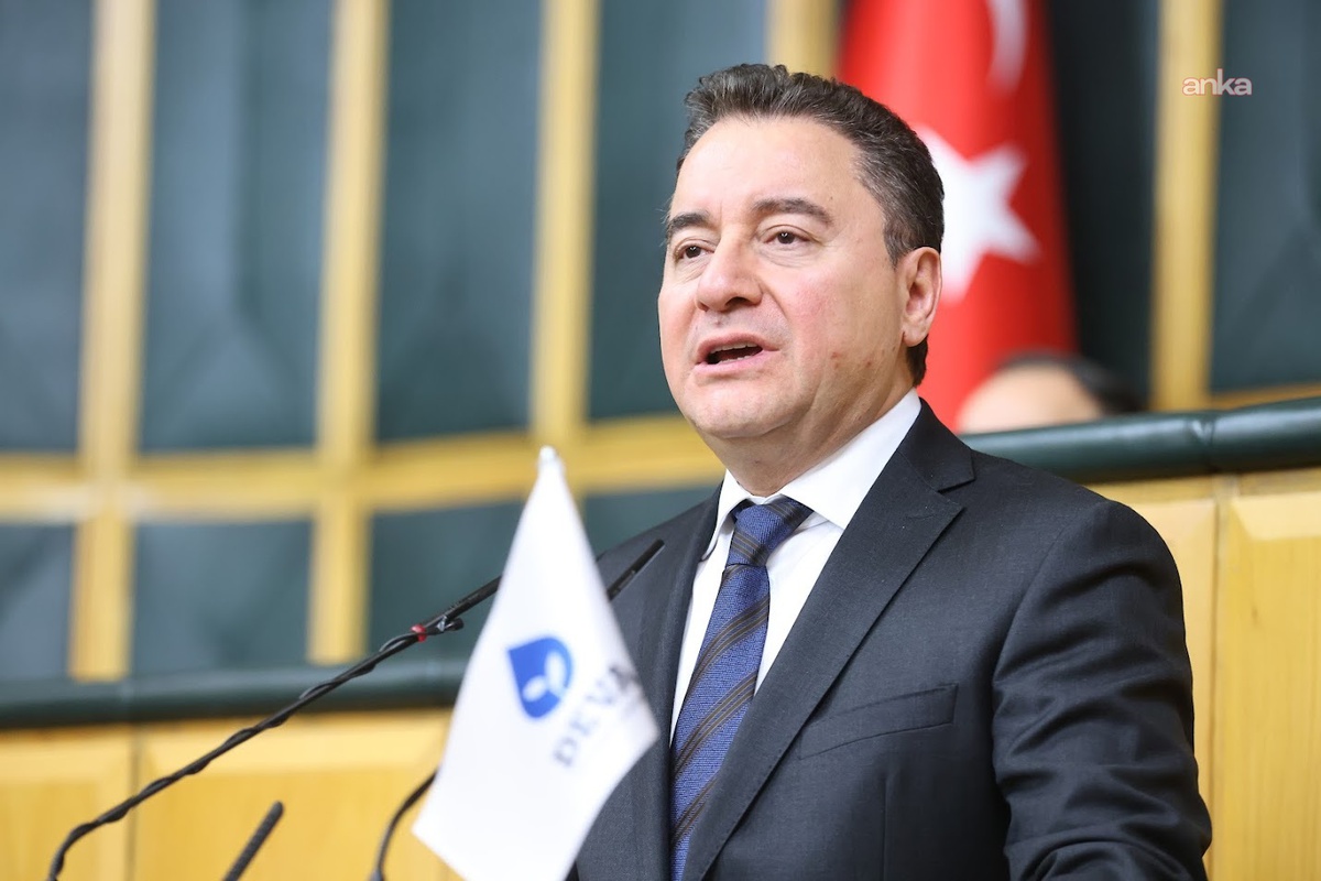 Babacan, idam edilen Menderes, Zorlu ve Polatkan\'ı andı, darbeleri lanetledi