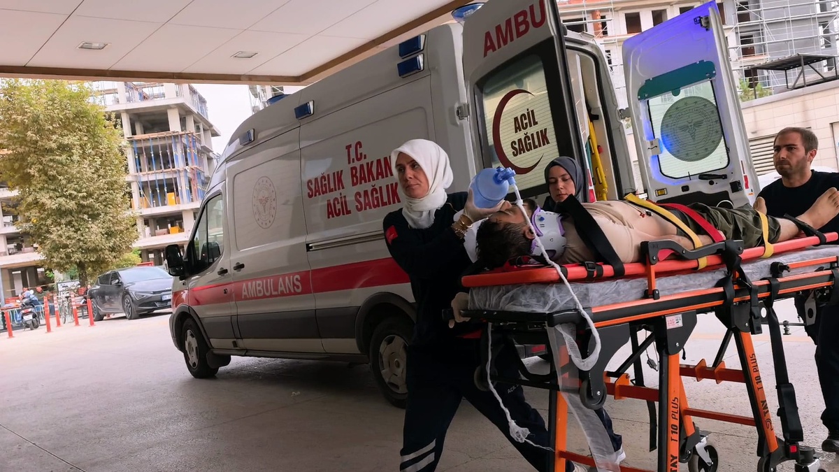 İnegöl\'de 29 yaşındaki Yezid Elhav banyoda fenalaştı, hayatını kaybetti