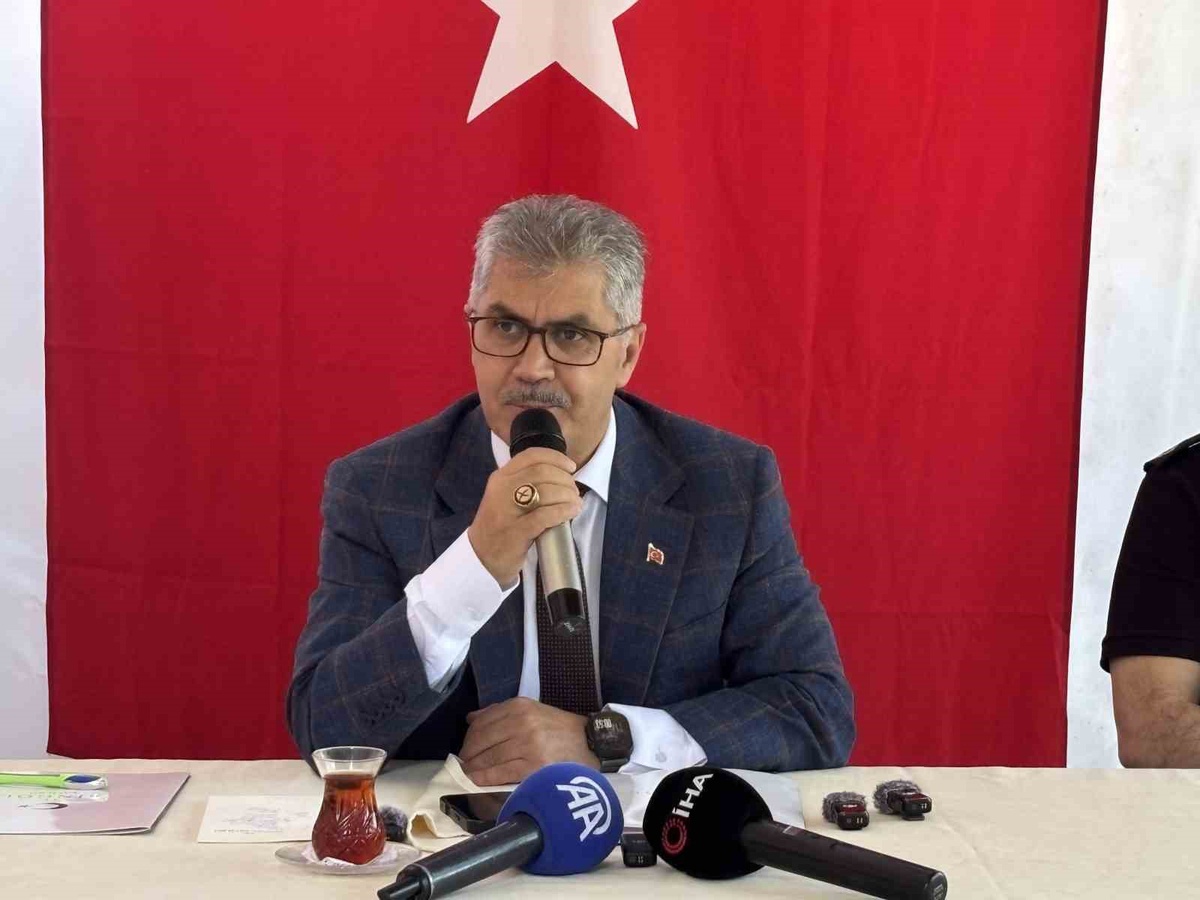 Bingöl\'de 1200 dönümlük elma bahçesi için üniversiteyle iş birliği planı