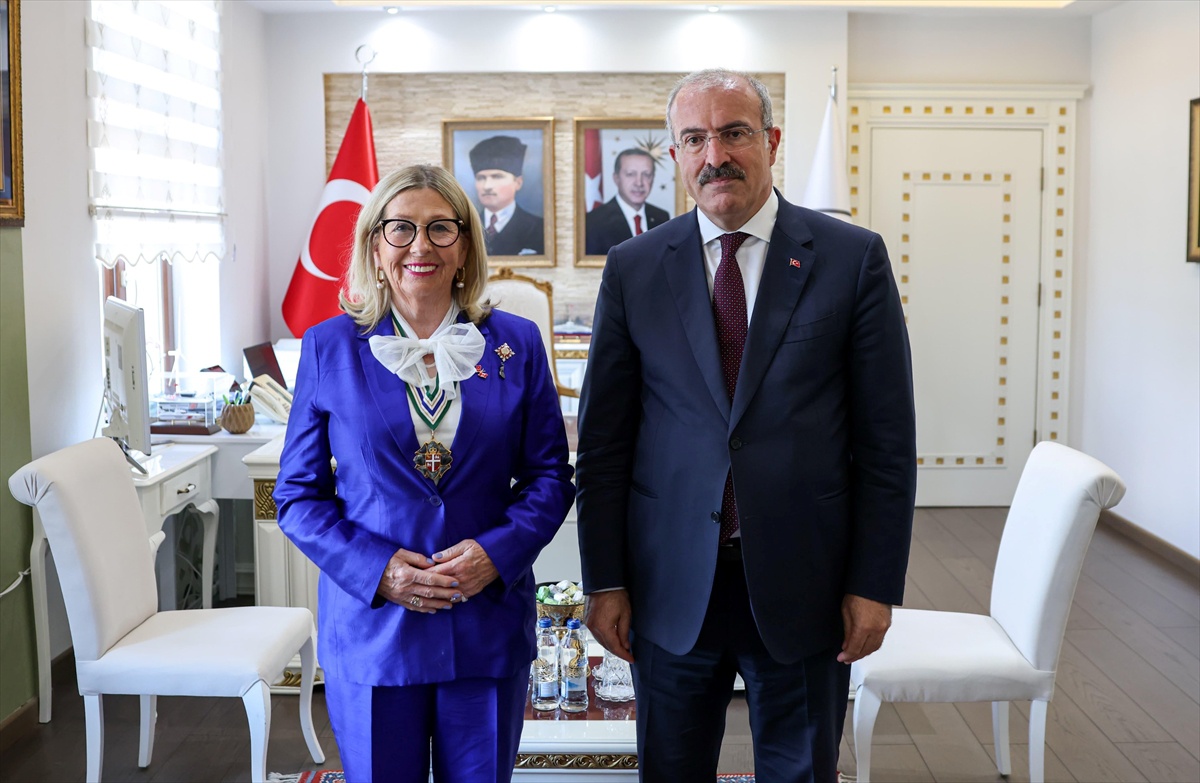 Kanada heyeti, Çanakkale Valisi Toraman\'ı anma töreni için ziyaret etti