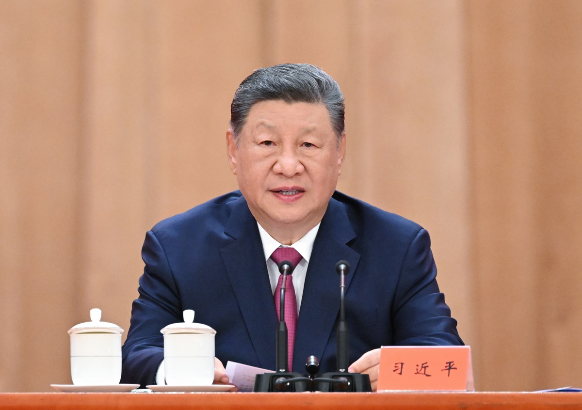Xi Jinping\'den ileri imalat sektörünü güçlendirme çağrısı