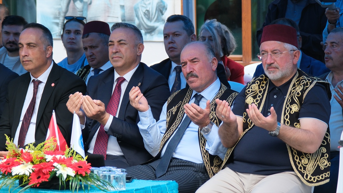 Çorum\'da Ahilik Haftası kortejle başladı, Vali Çalgan geleneğin sürdüğünü söyledi