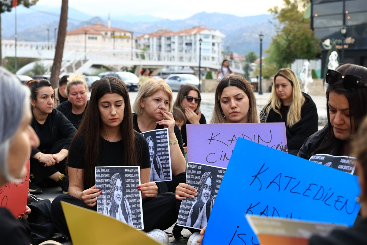 Çorum Osmancık\'ta kadın cinayetine karşı oturma eylemi yapıldı
