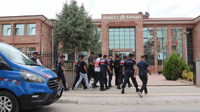 Çorum Osmancık'ta yasa dışı bahis operasyonunda 9 şüpheliden 8'i tutuklandı