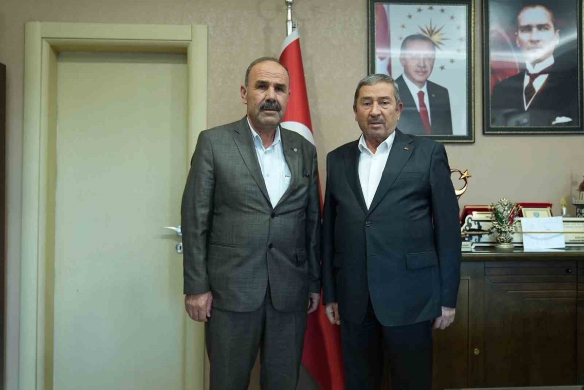 Darende Belediye Başkanı Bozkurt, AK Parti İlçe Başkanı Zeki Bozkurt\'u ziyaret etti