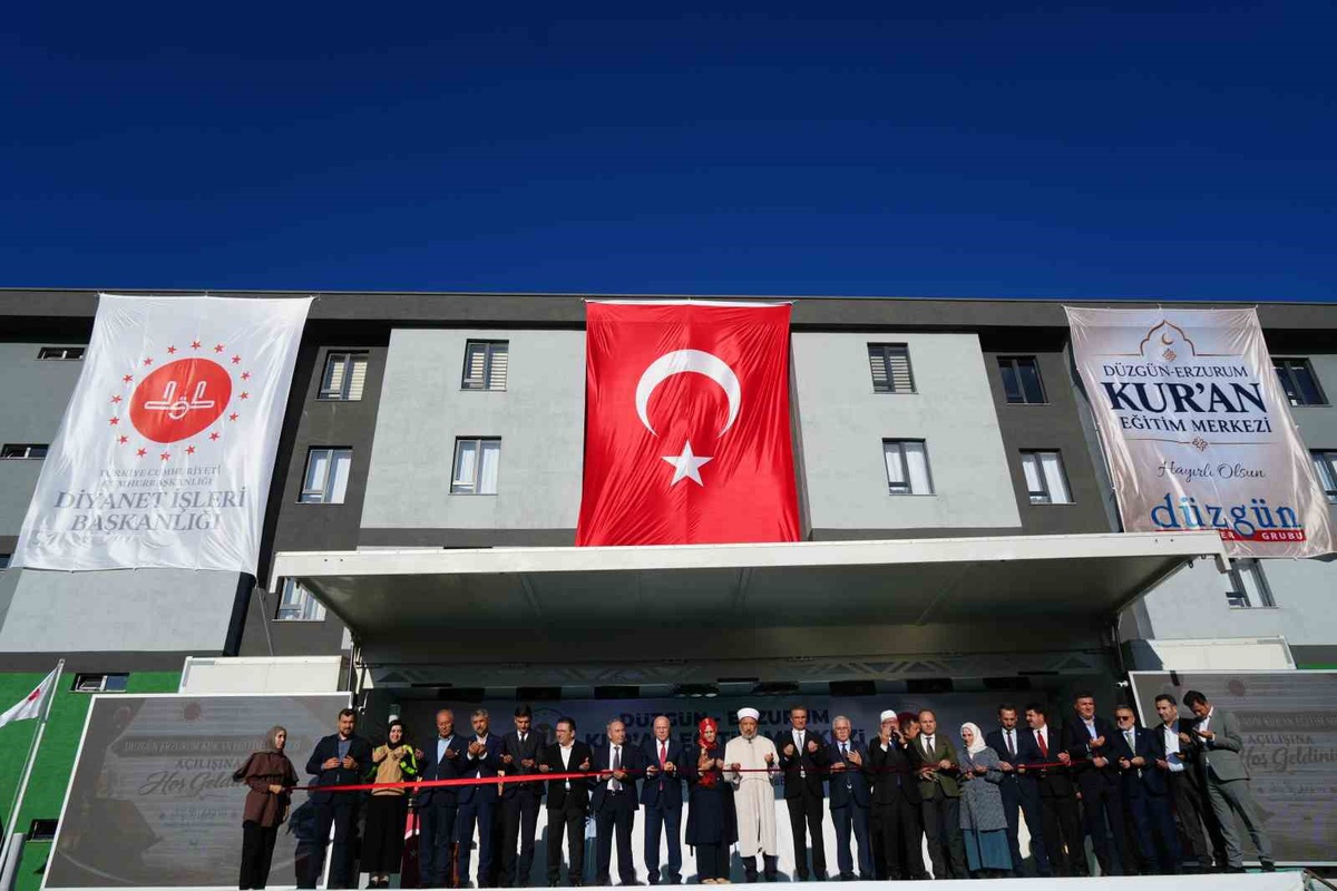 Diyanet İşleri Başkanı Arpaguş: "Erzurum bir Kur’an şehri, Erzurum bir hafızlar diyarı. Erzurum’un öyle köyleri vardır ki "Kaç hafız var?" diye sorulmaz, "Hafız olmayan var mı?" diye sorulurmuş"