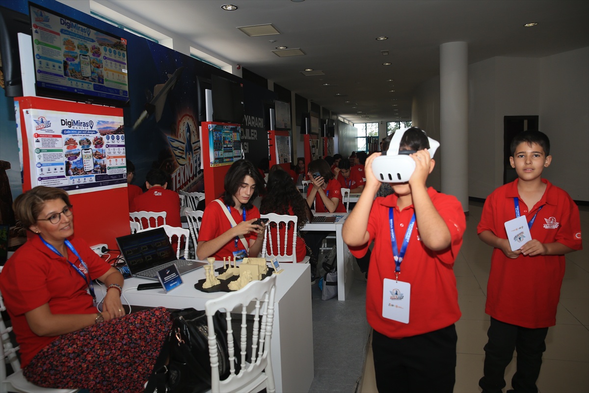 Diyarbakır\'da TEKNOFEST 2026 yarışmaları 677 finalist takımın katılımıyla sürüyor