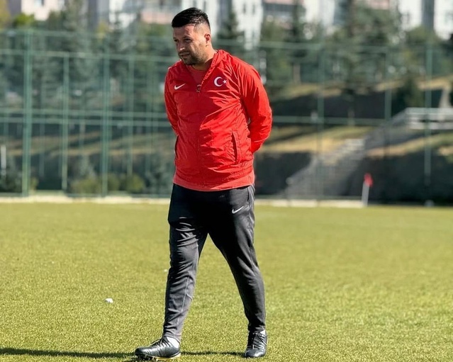 Erzurum Büyükşehir Belediyespor, teknik direktörlüğe Yunus Emre Öztürk'ü getirdi