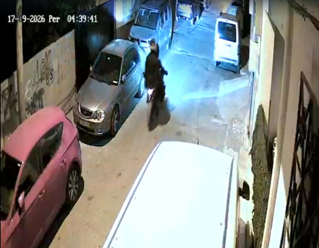 İzmir Karabağlar'da fırın işçisinin motosikleti itilerek çalındı