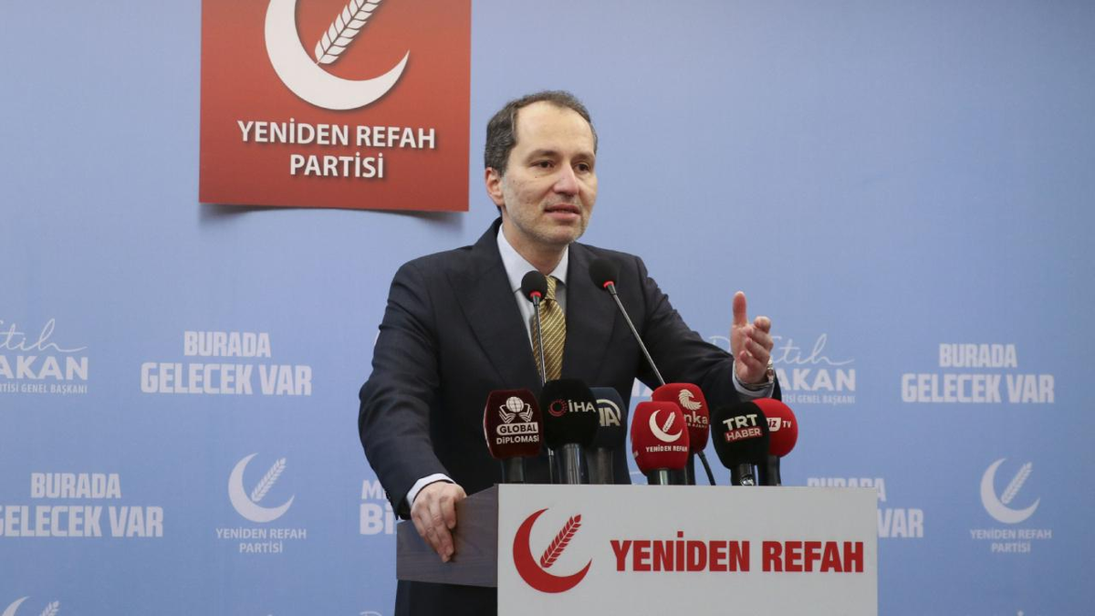 Fatih Erbakan\'dan akaryakıt fiyatları tepkisi: "Emeklinin, çiftçinin, sanayicinin, esnafın, şehit anasının yüzüne bakmaya YÜZünüz var mı?"