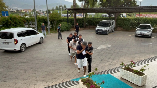 Fethiye'de Başkan Karaca'ya silahlı saldırıda 3 şüpheli daha adliyeye sevk edildi