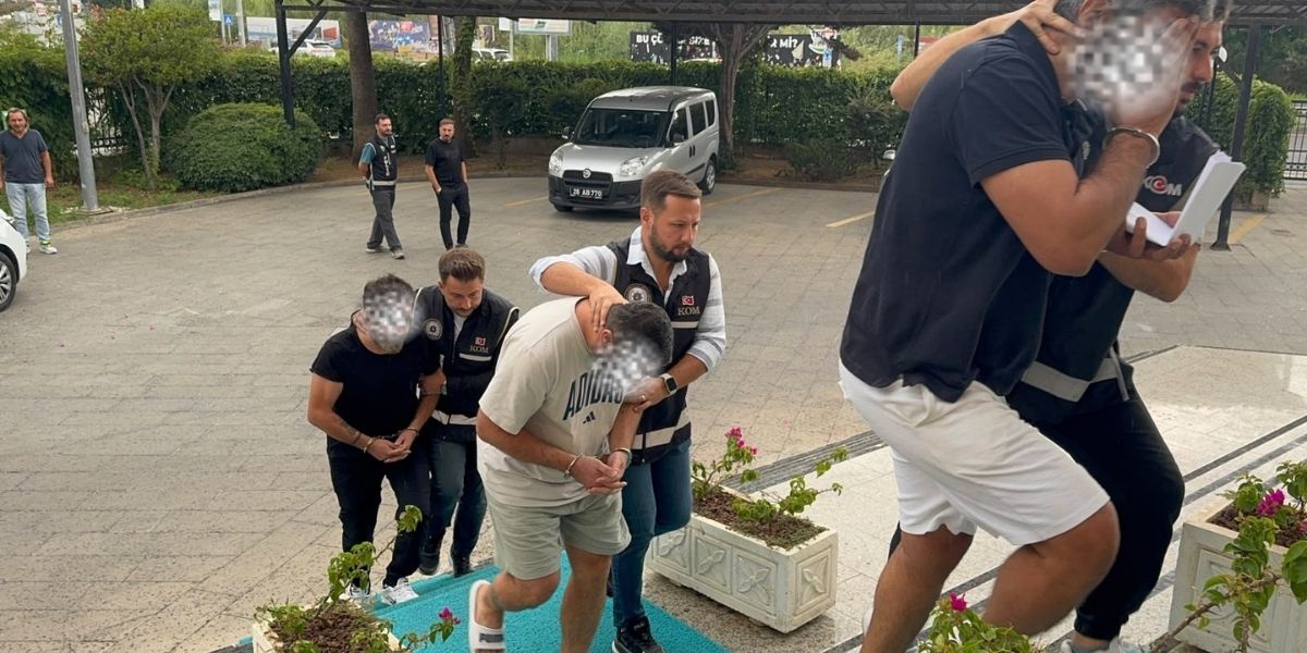 Fethiye Belediye Başkanı\'na saldırının azmettiricisi olduğu iddia edilen 3 şüpheli adliyeye