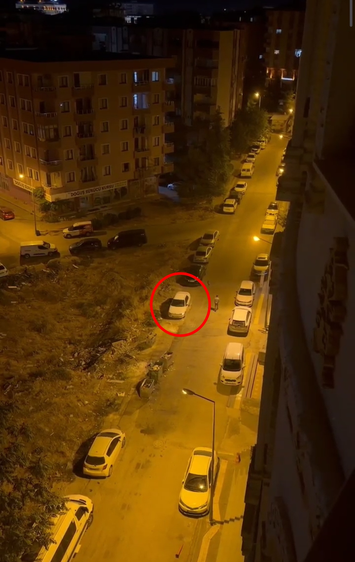 Mardin Artuklu\'da gece yarısı korna sesi mahalleyi uyandırdı, araç sahibi susturdu
