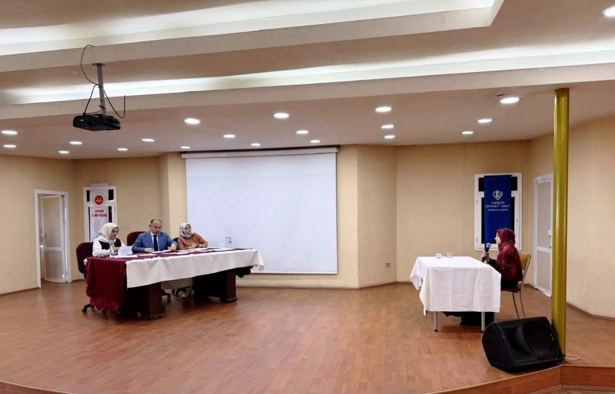 Ladik\'ten Nisanur Çoban hafızlık yarışmasında Samsun il birincisi oldu
