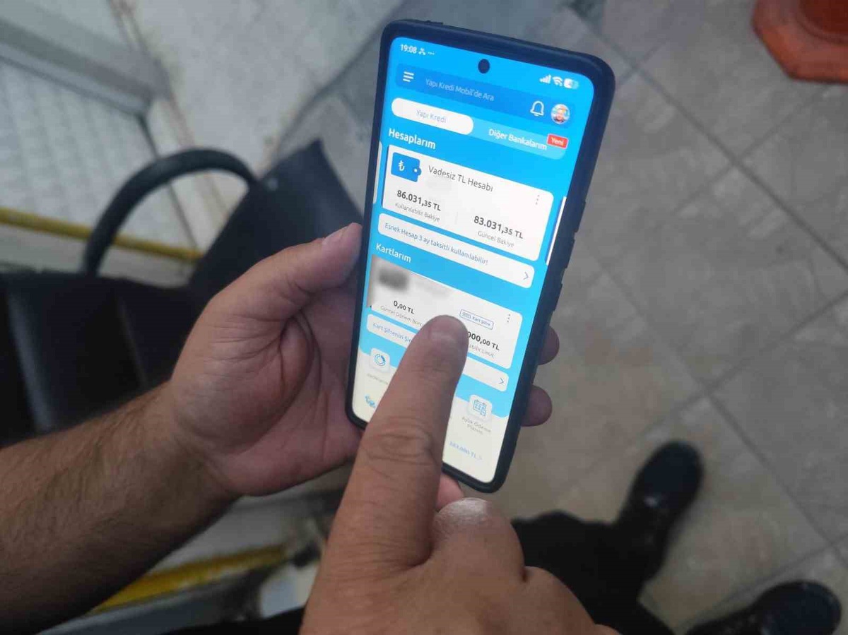 Hesabına gelen 83 bin liranın sahibini arıyor