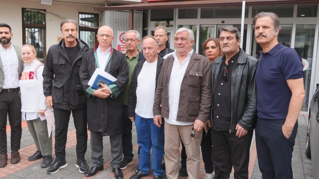 Kadir İnanır'ın vasiyet davası ertelendi! Yeğeni Levent İnanır'dan dikkat çeken sözler