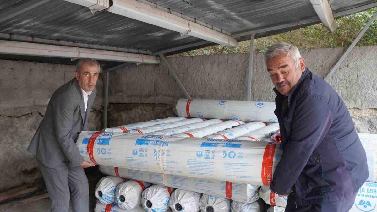 Kastamonu\'da üreticilere 502 sera örtüsü dağıtıldı