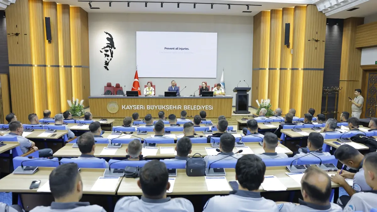 Kayseri Büyükşehir Belediyesi personeline iki günlük iş güvenliği eğitimi verdi