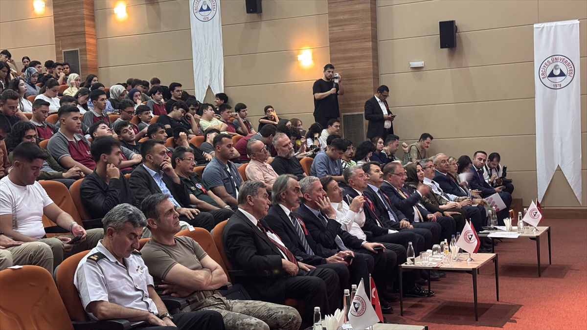 Kayseri\'de Ahilik Haftası\'nda "Bacıyan-ı Rum" paneli yapıldı