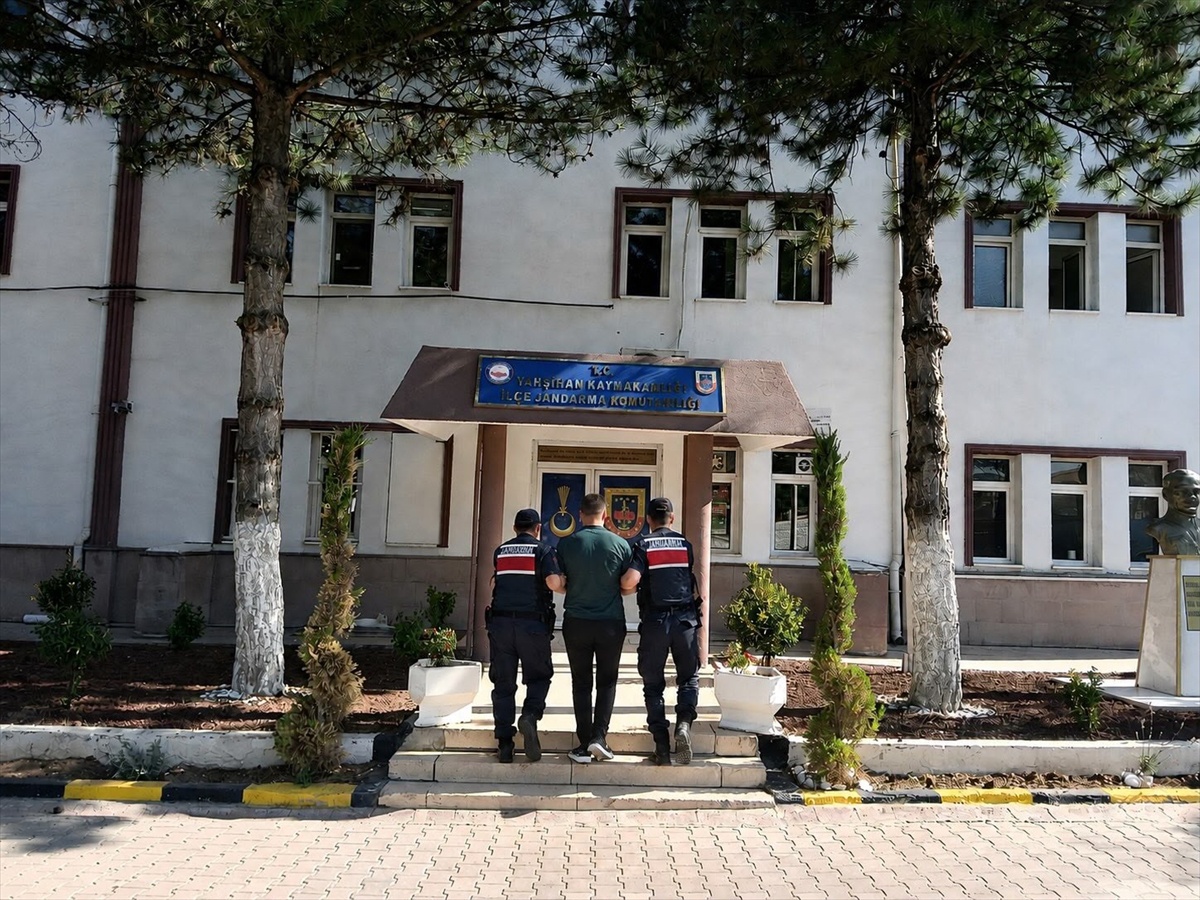 Kırıkkale\'de 3 firari hükümlü jandarma operasyonuyla cezaevine teslim edildi