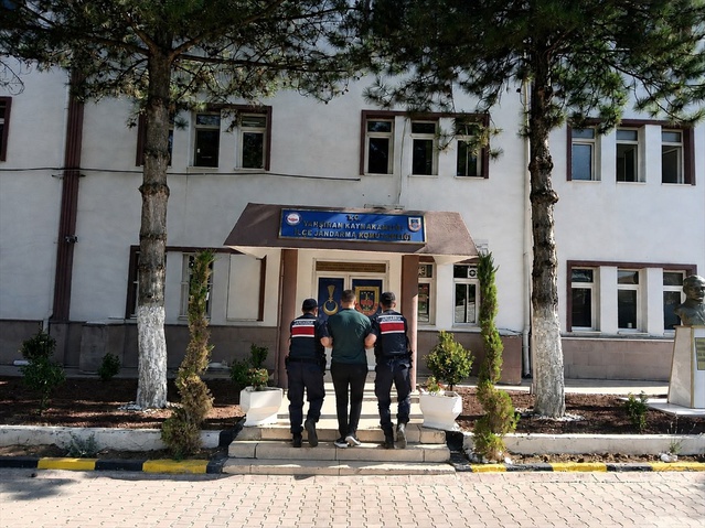 Kırıkkale'de 3 firari hükümlü jandarma operasyonuyla cezaevine teslim edildi