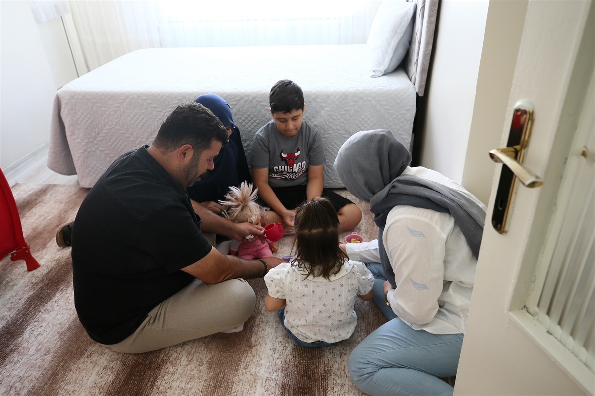 Muş\'ta 14 yıllık hasret bitti, Bozkurt çifti 2 yaşındaki Bahar\'a koruyucu aile oldu