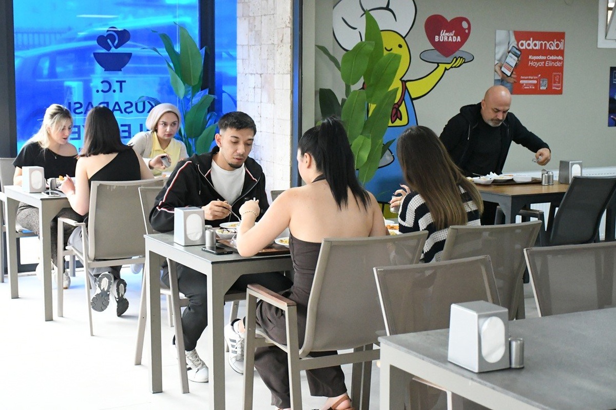 Kuşadası’nda Kent Lokantası her gün 500 kişiyi ağırlıyor