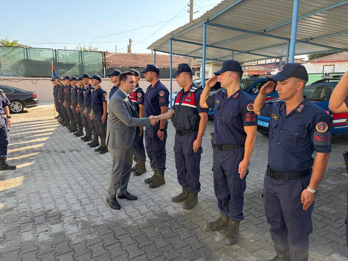 Lalapaşa Kaymakamı Çolak, jandarma ve emniyet birimlerini ziyaret etti