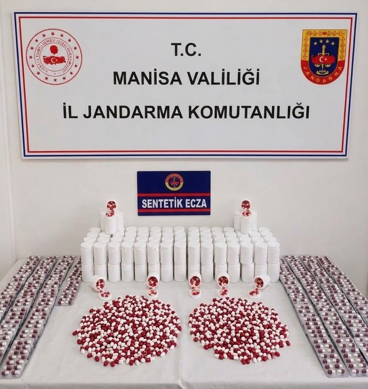 Manisa Şehzadeler\'de 11 bin 214 sentetik hap ele geçirildi, şüpheli tutuklandı
