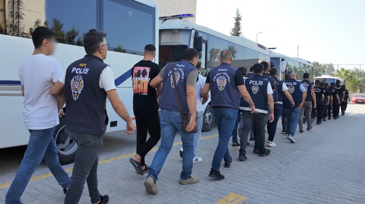 Siber polisin Tarsus operasyonunda 49 gözaltı: 30 şüpheli tutuklandı, 27 siteye erişim engeli