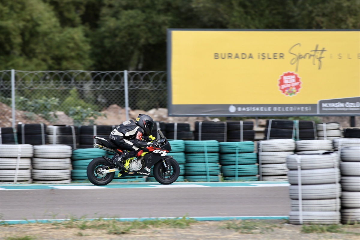 Avrupa şampiyonu 11 yaşındaki motosikletçi Poyraz Bor, MotoGP hayaliyle hız kesmiyor