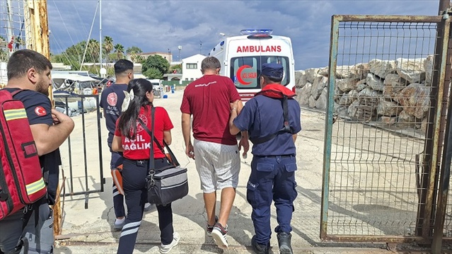 Muğla Datça açıklarında yaralanan kişi Sahil Güvenlik ekiplerince tahliye edildi