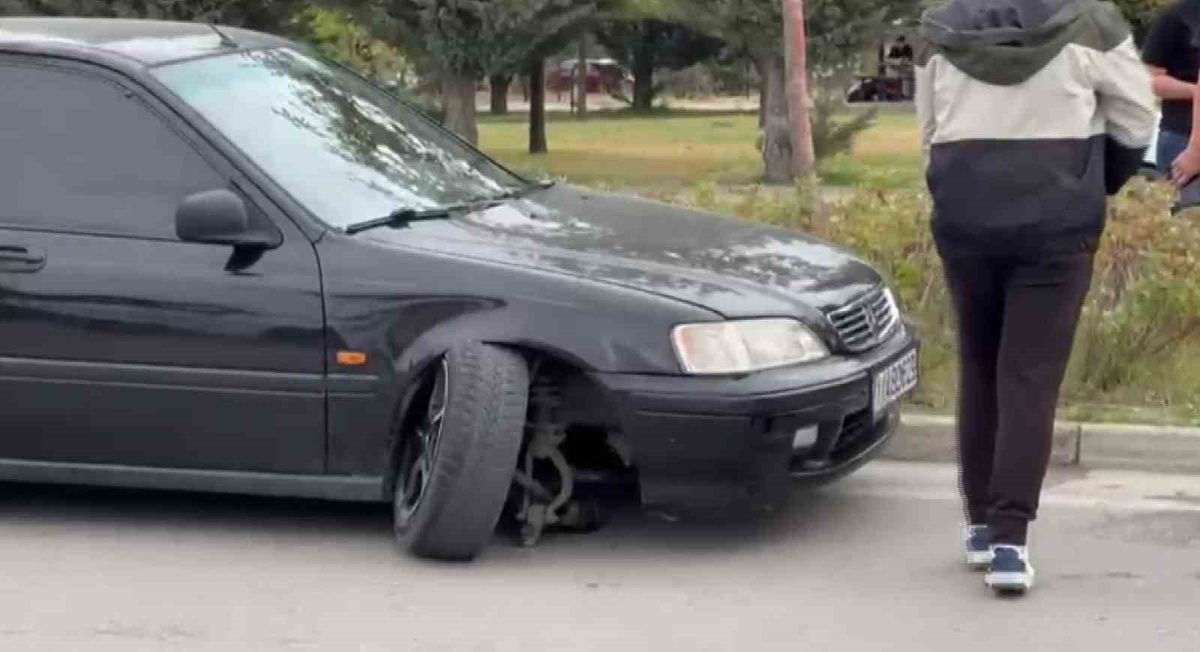 Eskişehir'de kontrolden çıkan otomobilin sürücüsü kadın sinir krizi geçirdi