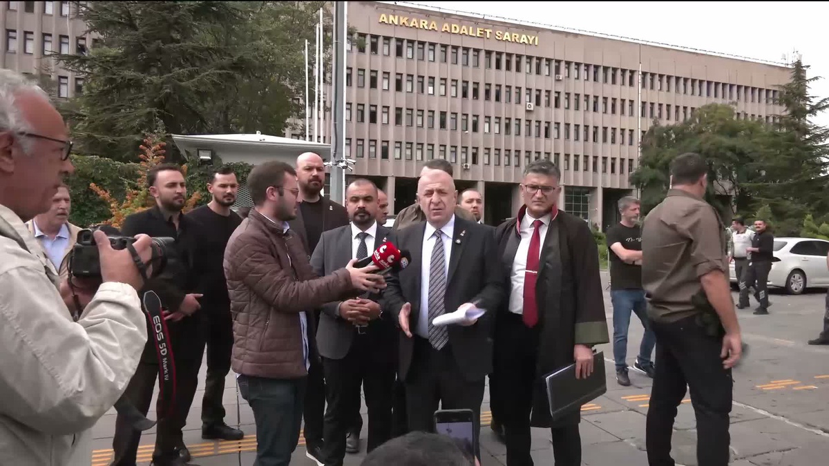 Özdağ, Diyarbakır\'daki iki dilli tabelalar için suç duyurusunda bulundu