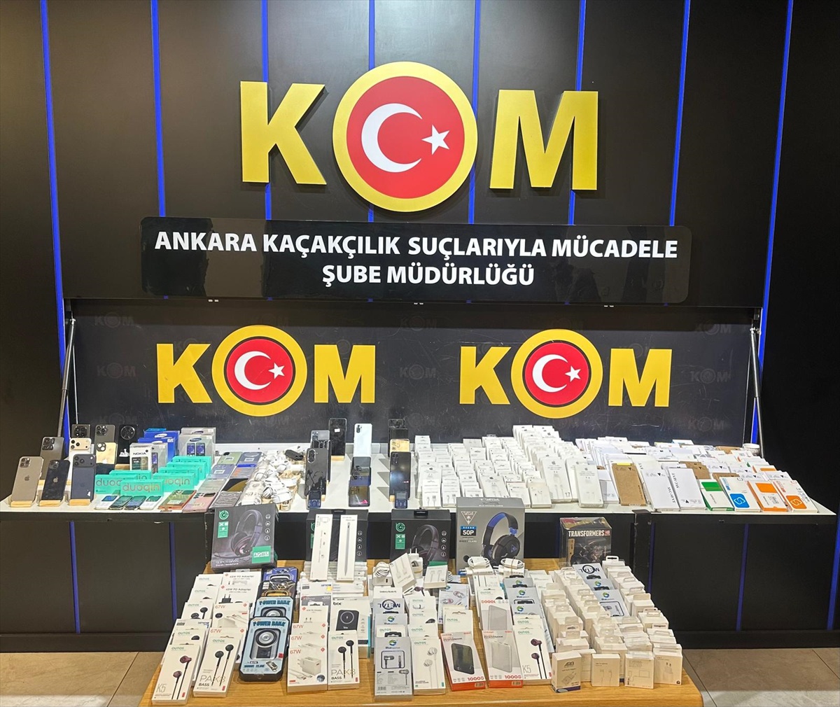 Polatlı\'da 4 adrese eş zamanlı kaçak telefon operasyonu, 4 şüpheli gözaltında