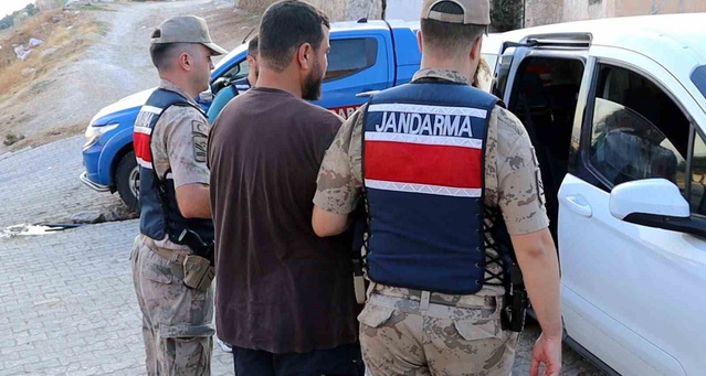 Şanlıurfa'da hırsızlıktan 27 yıl hapsi olan firari Karaköprü'de tutuklandı
