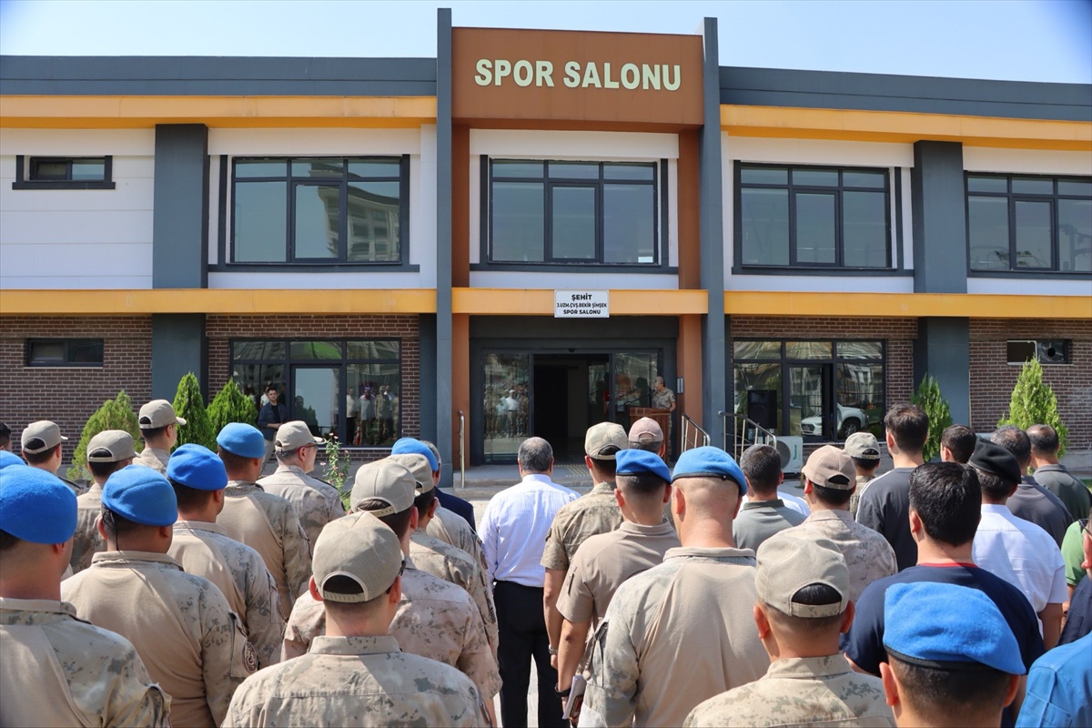 Şehit Jandarma Uzman Çavuş Bekir Şimşek\'in adı spor salonuna verildi