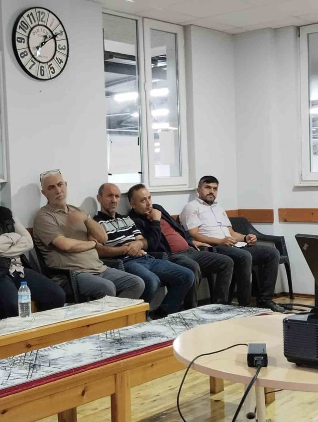 Eskişehir Şirintepe'deki gönüllülere AFAD'dan afet müdahale eğitimi verildi