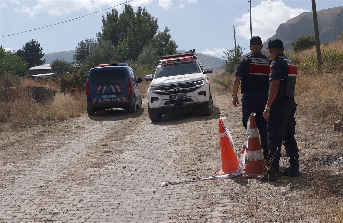 Sivas Divriği\'de 11 aylık Büşra bebek için arama çalışmaları sürüyor