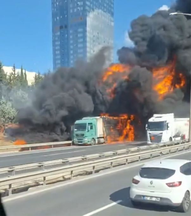 TEM'de tır yangını! Edirne yönü trafiğe kapatıldı