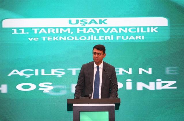Uşak'ta tarım fuarı açıldı, Vali Kartal 882 milyon liralık desteği duyurdu
