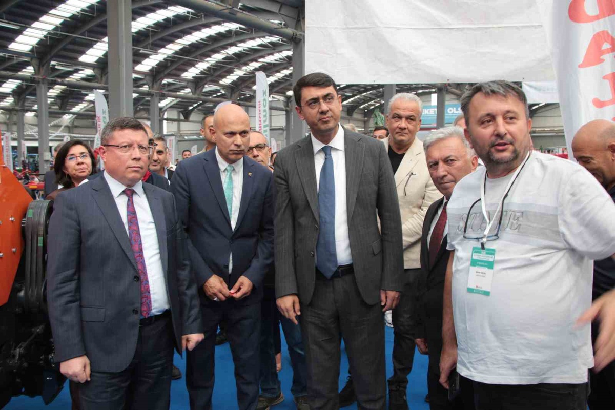 Uşak\'ta 11. Tarım, Hayvancılık ve Teknolojileri Fuarı törenle açıldı