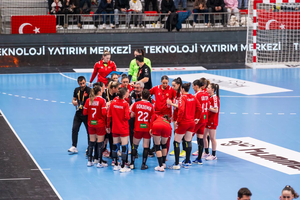 Yalıkavakspor\'da 11 sporcu milli takımlara davet edildi