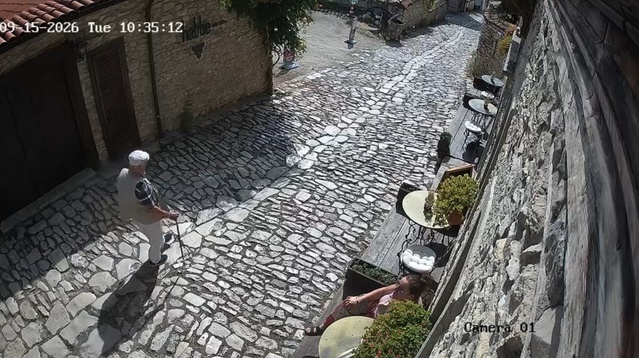 Safranbolu'da Arnavut kaldırımında dengesini kaybeden yaşlı adam yaralandı