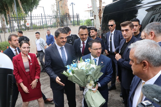 Adalet Bakanı Gürlek, Adana'da gençlik ve kadın kollarıyla bir araya geldi