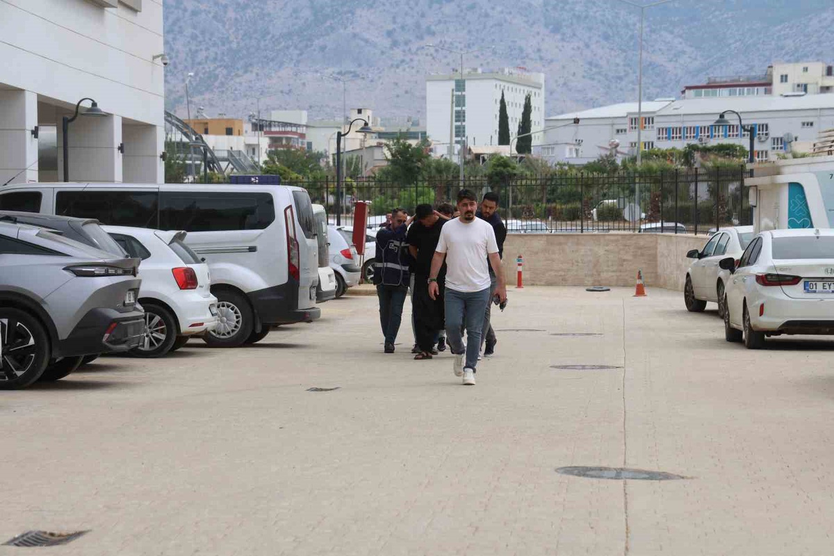 Adana Kozan'da silahla yaralama soruşturmasında 3 şüpheliden 2'si tutuklandı