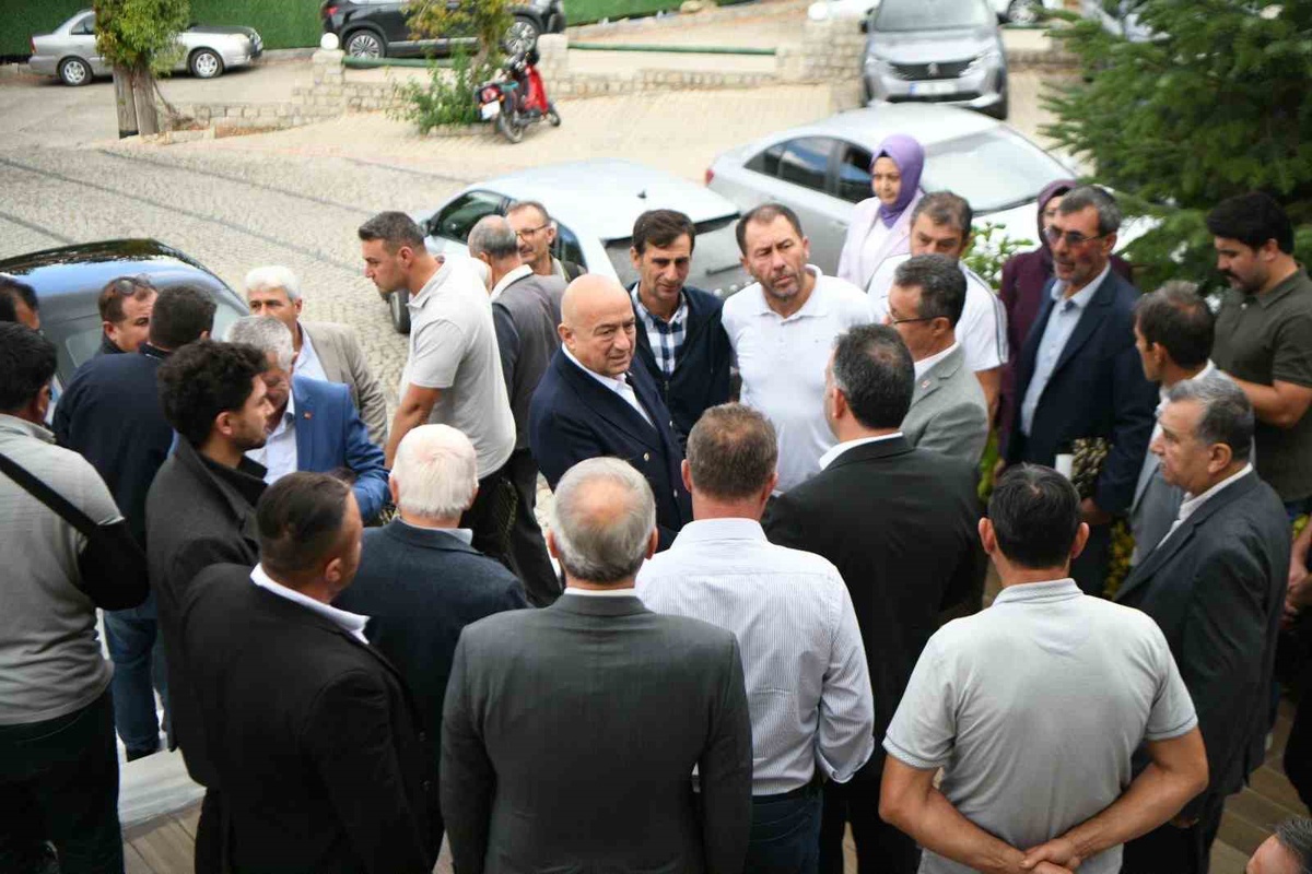 AK Partili Gider Bayramiç ve Yenice'de muhtarlarla buluştu