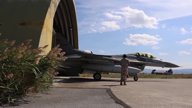 MSB, Merzifon'dan kalkan F-16'ların eğitim uçuşu görüntülerini paylaştı
